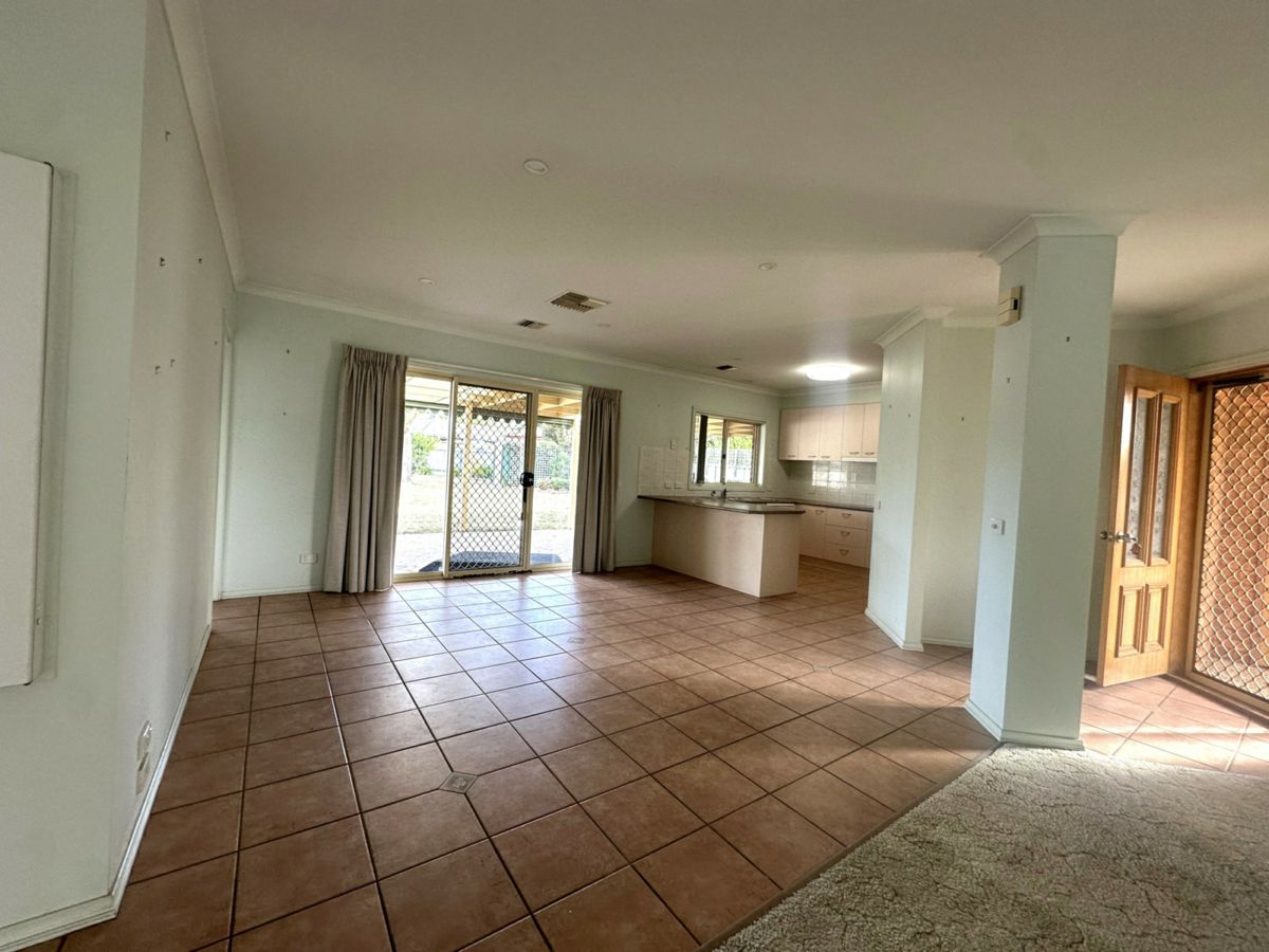 15 Irene Court, North Albury - image 3