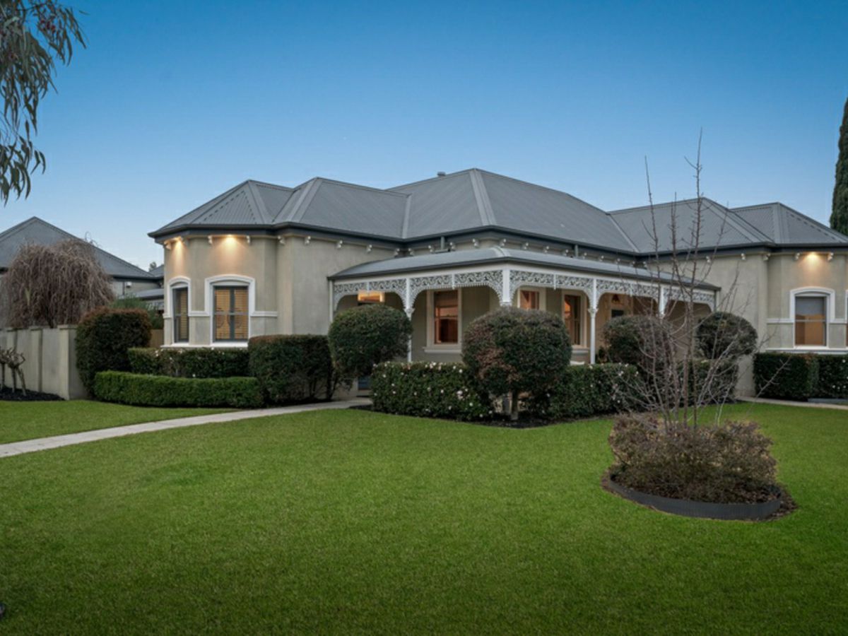 64 Kookaburra Way, East Albury - image 1