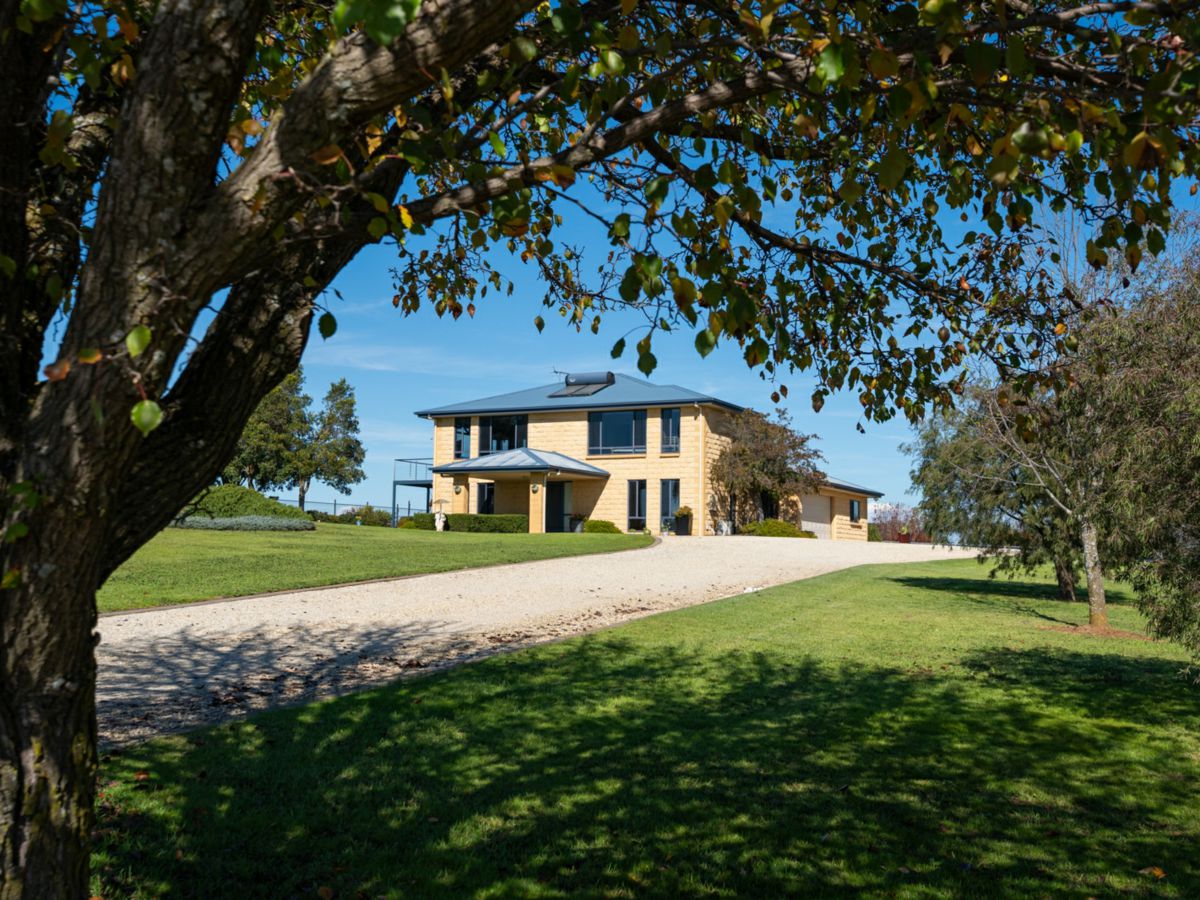 24 Berick Lane, Table Top - image 3