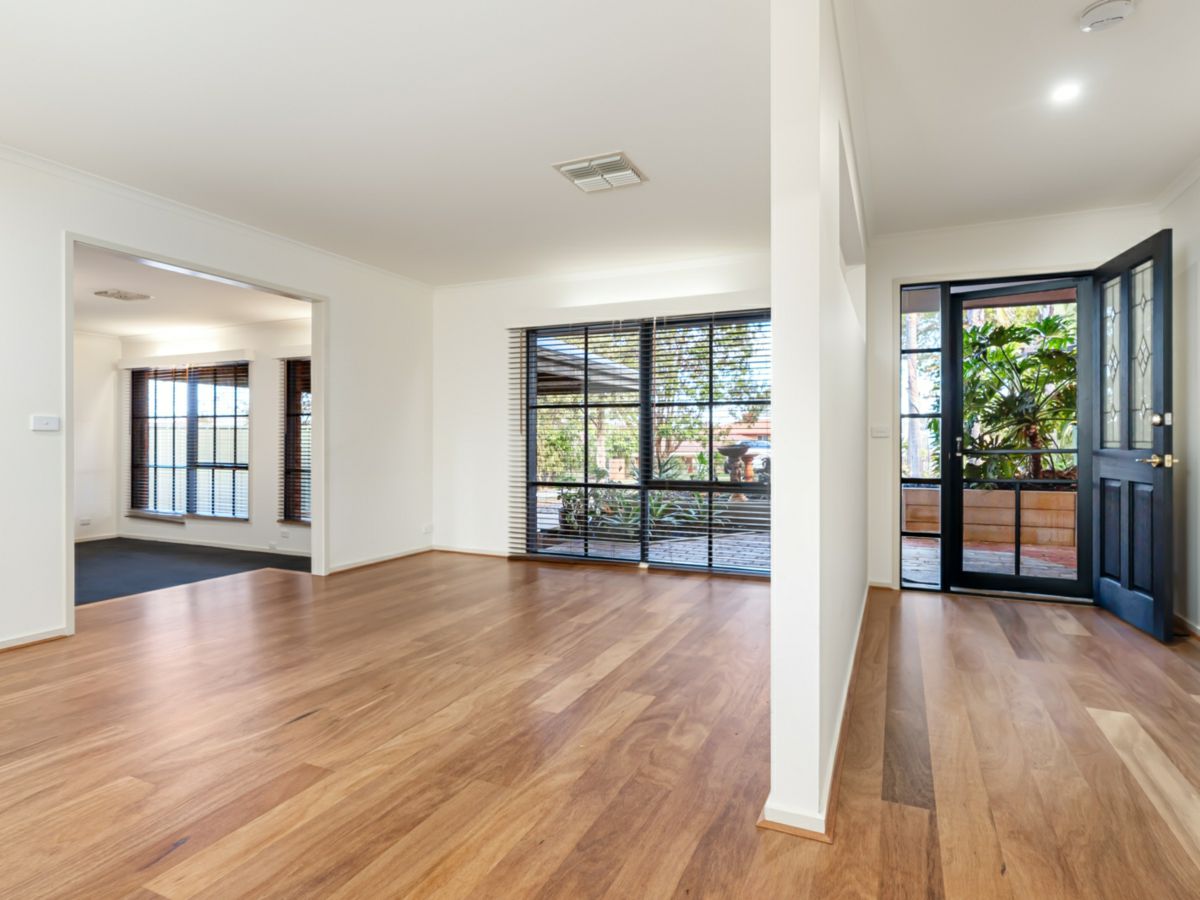 10 Selwyn Court, Thurgoona - image 2