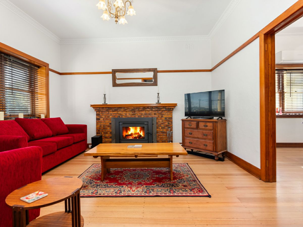 618 Schubach Street, East Albury - image 2