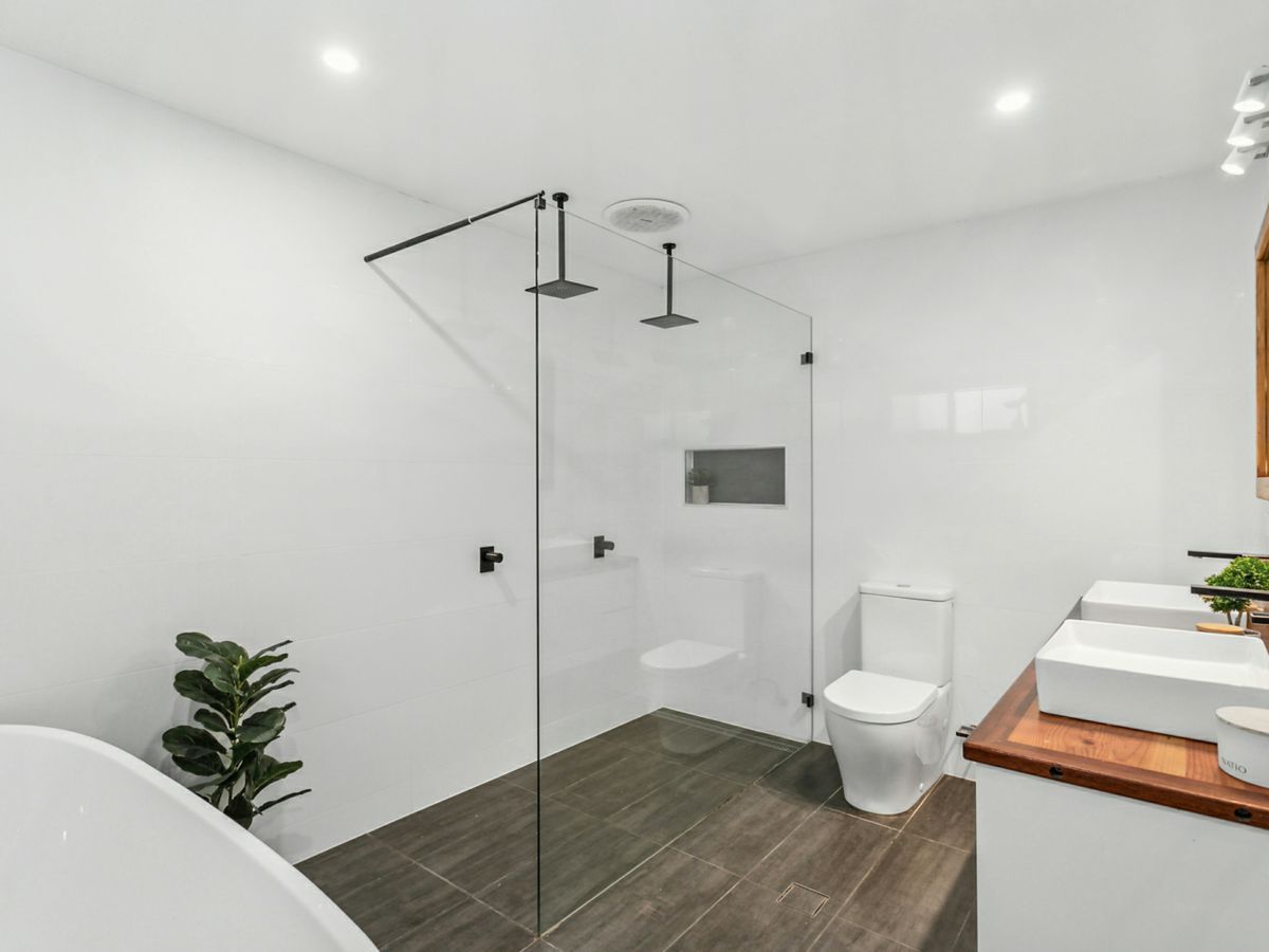 9 Bambara Avenue, Summerland Point - image 3