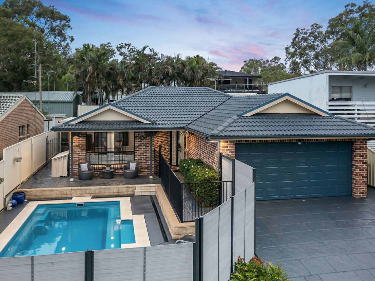 17 Kapala Avenue, Summerland Point - image 1