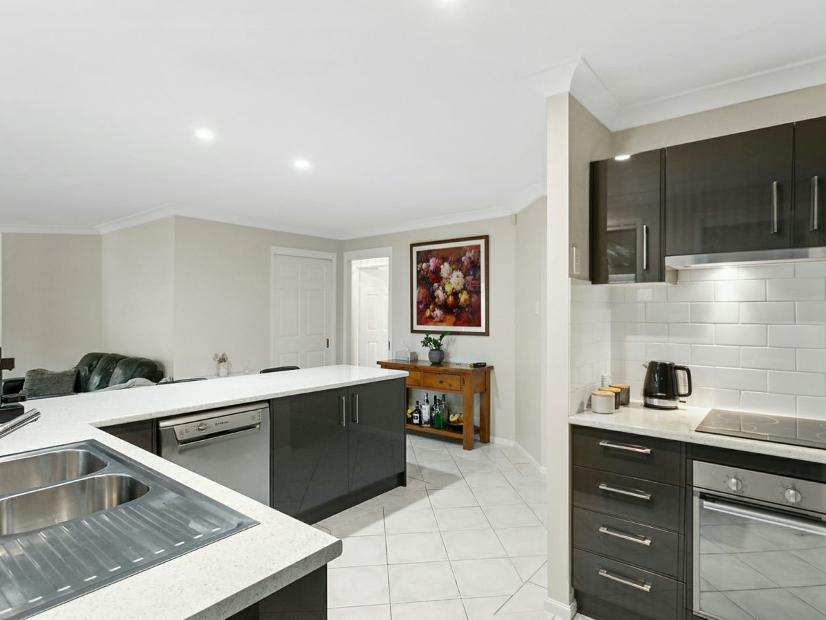 17 Kapala Avenue, Summerland Point - image 2
