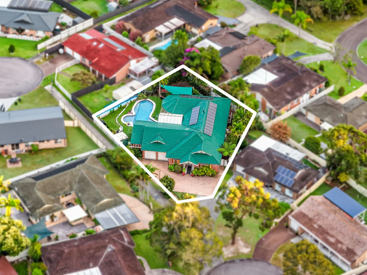 27 Karwin Close, Buff Point - image 1