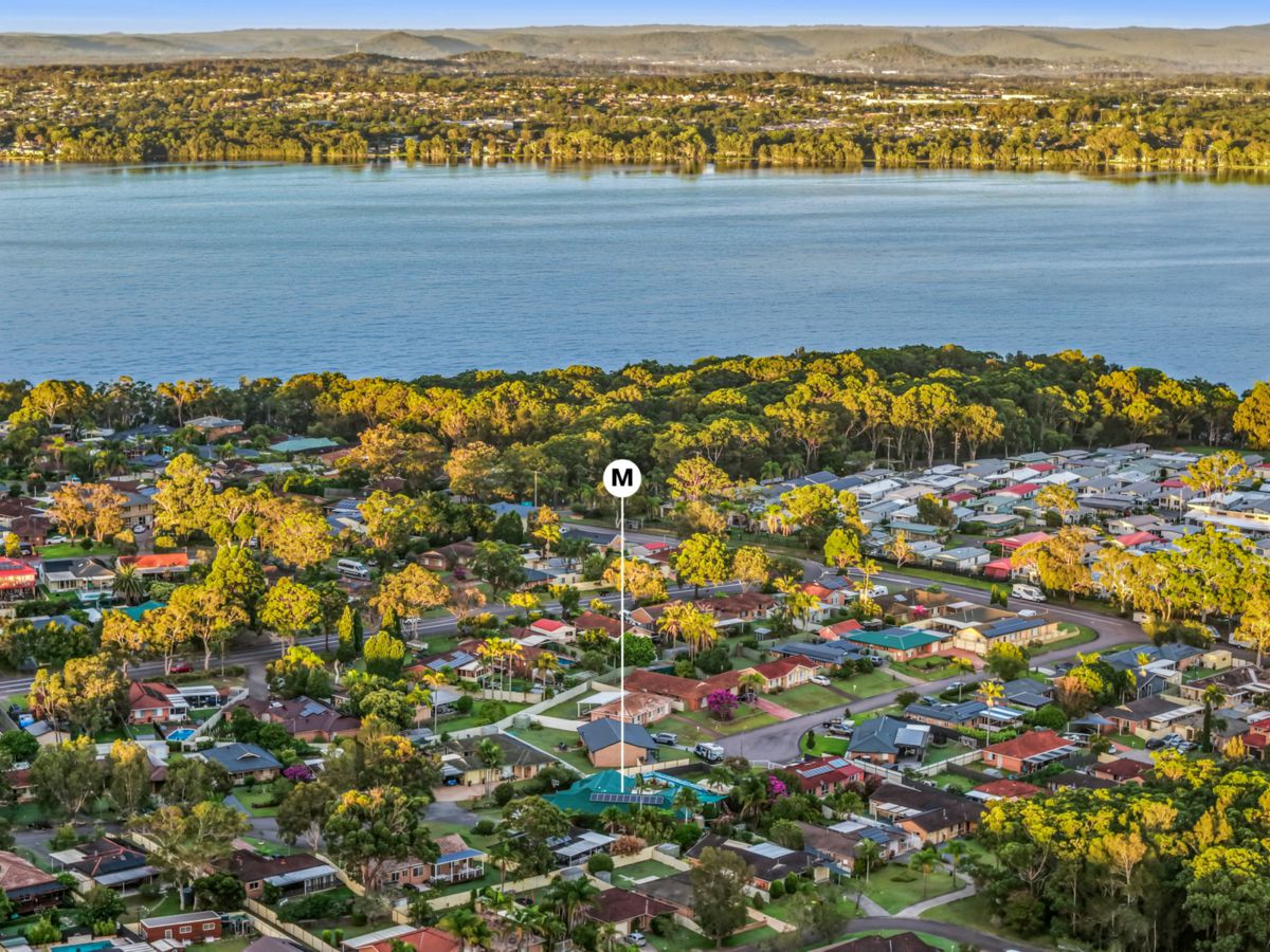 27 Karwin Close, Buff Point - image 2