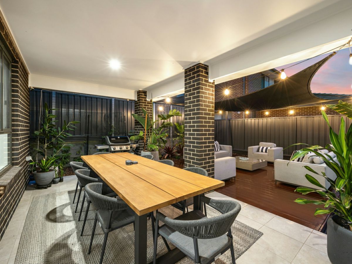 11 Satinwood Road, Woongarrah - image 1