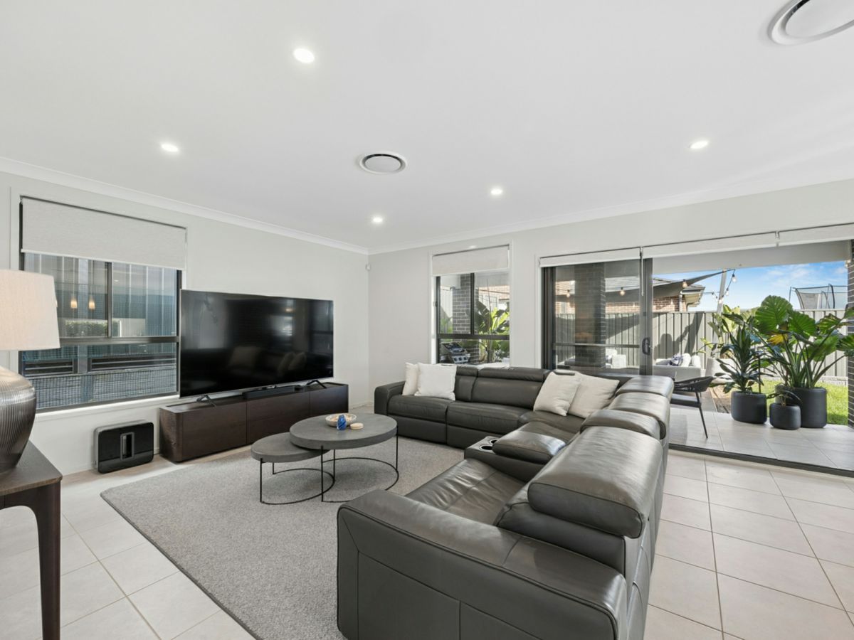 11 Satinwood Road, Woongarrah - image 3