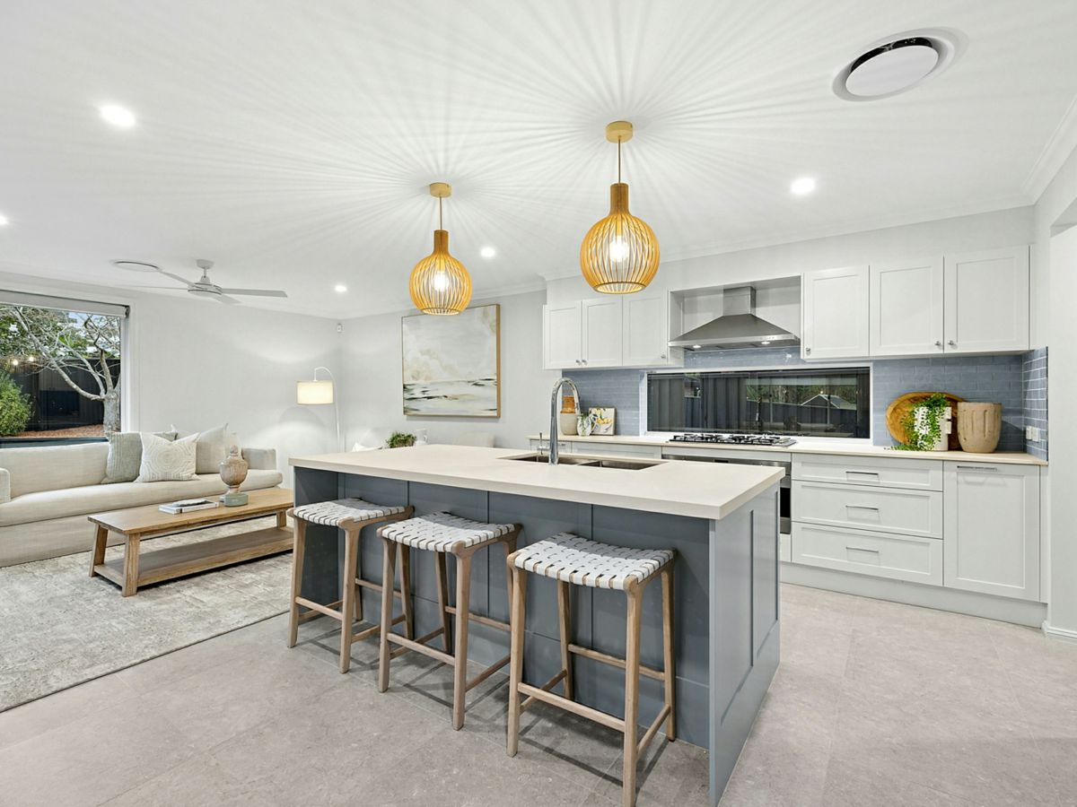 11 Naroo Avenue, Summerland Point - image 2