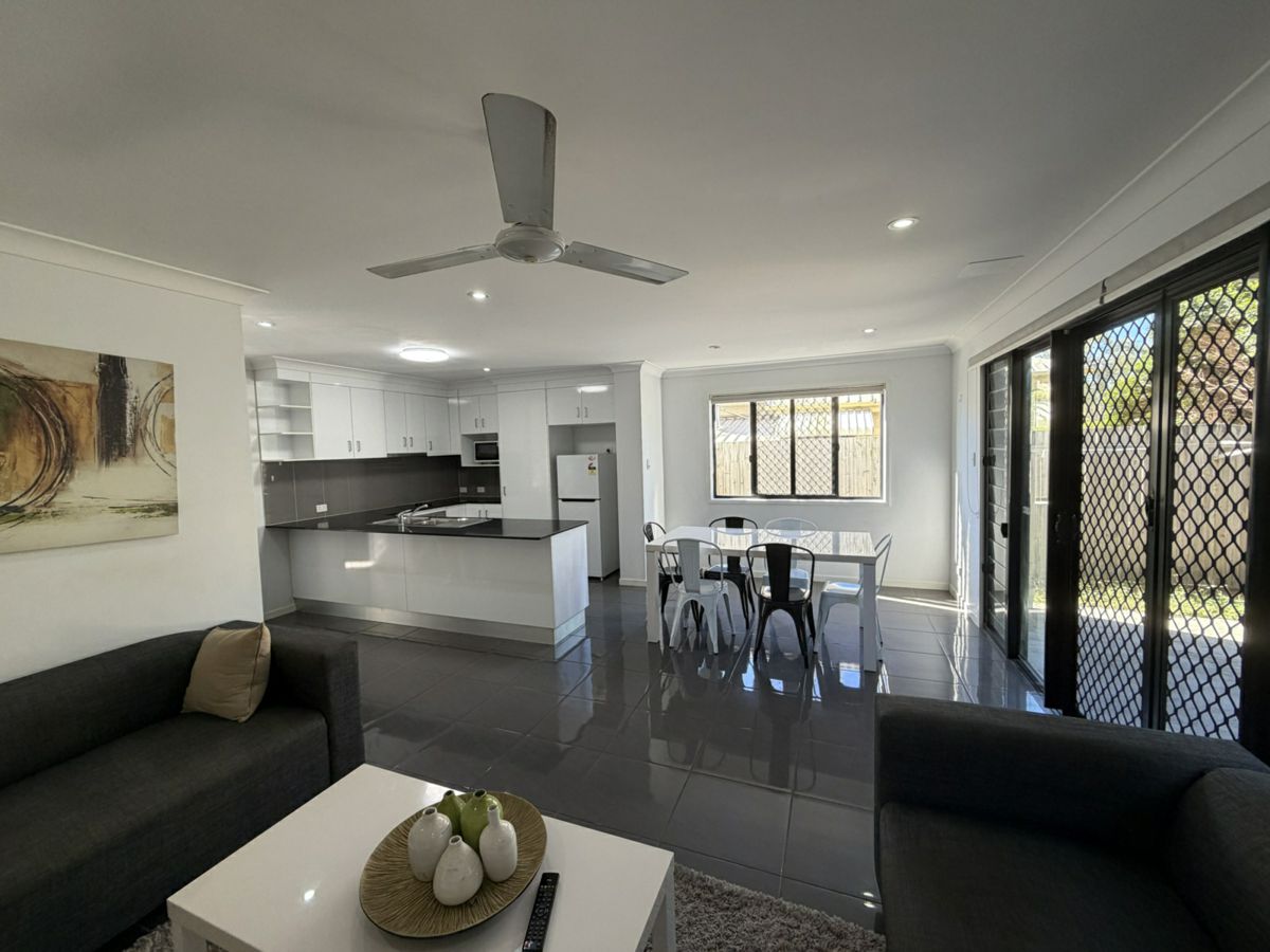 2/1 Agnes Street, South Gladstone - image 1