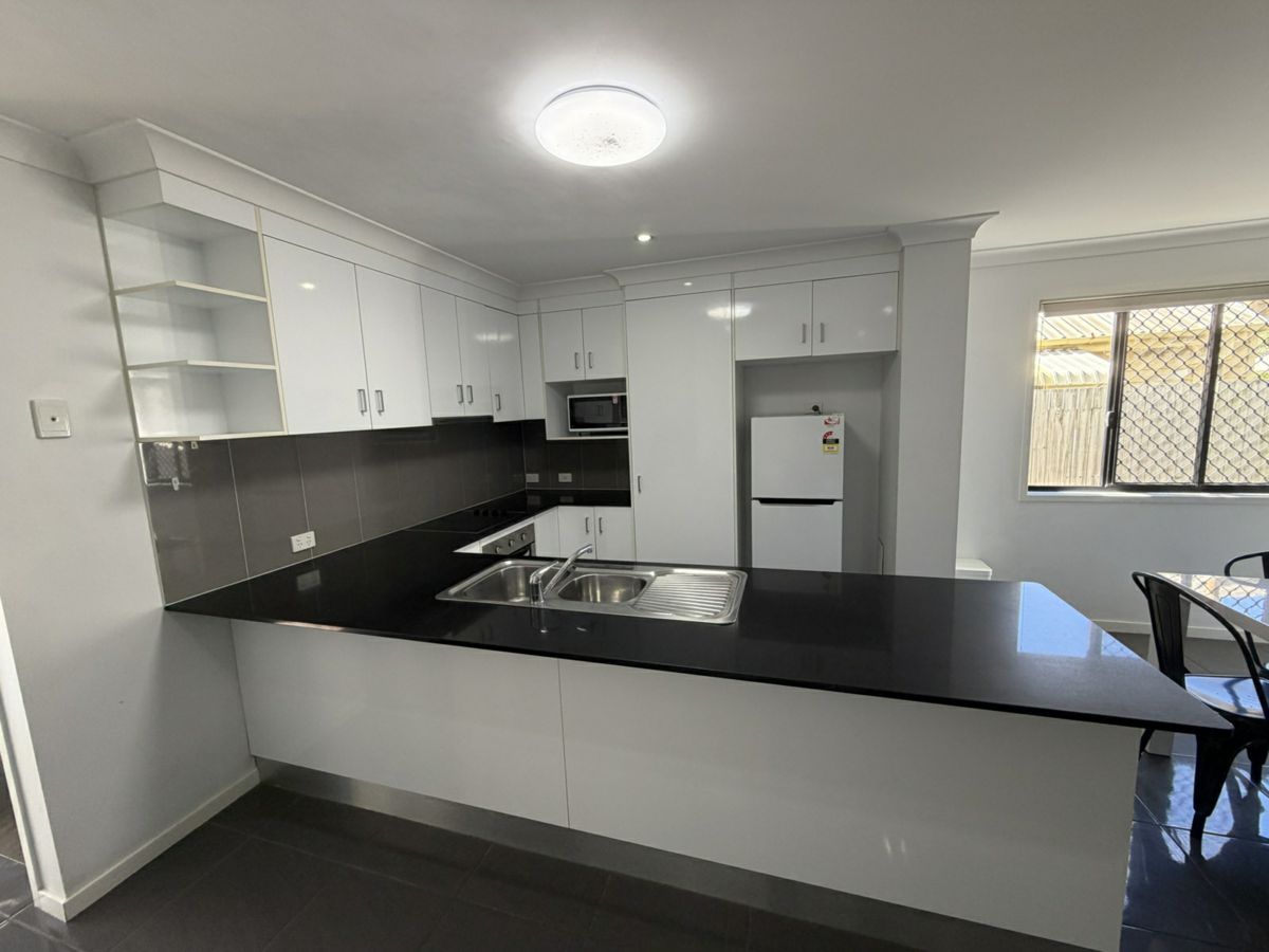 2/1 Agnes Street, South Gladstone - image 3