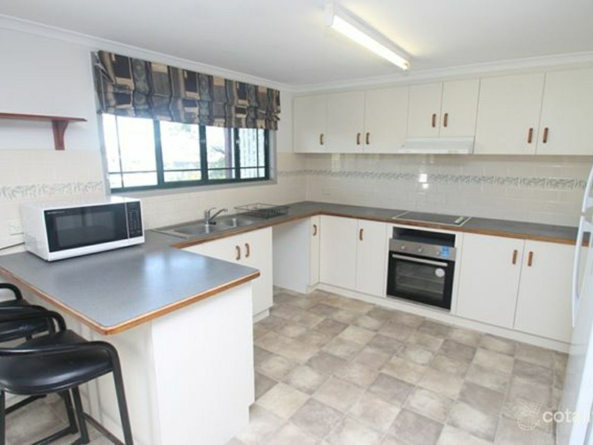 3/9 Rollo Street, Gladstone Central - image 2
