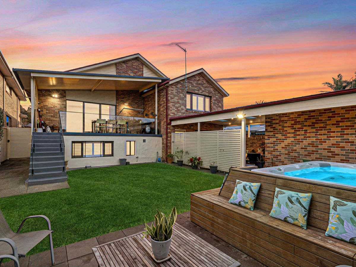 21 Waratah Parade, Narraweena - image 1