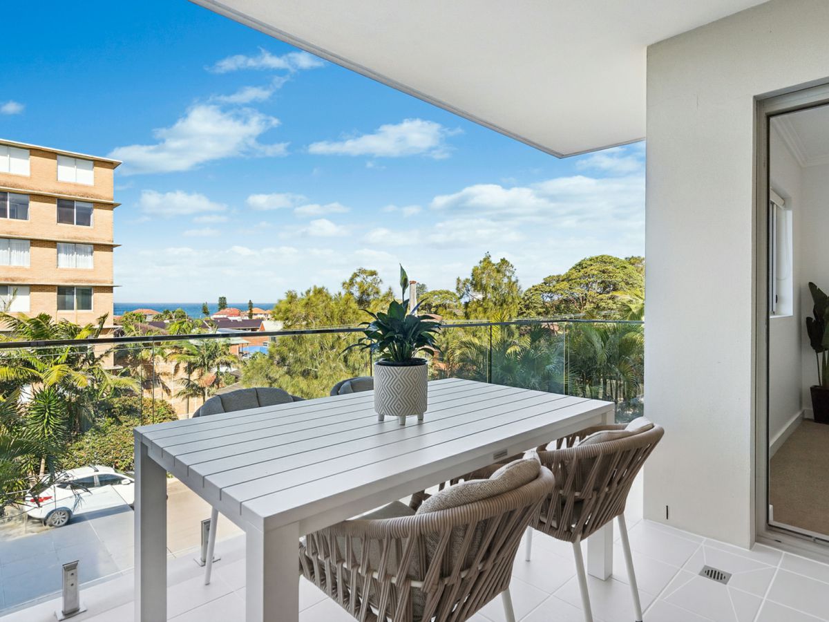8/56A Park Street, Narrabeen - image 1