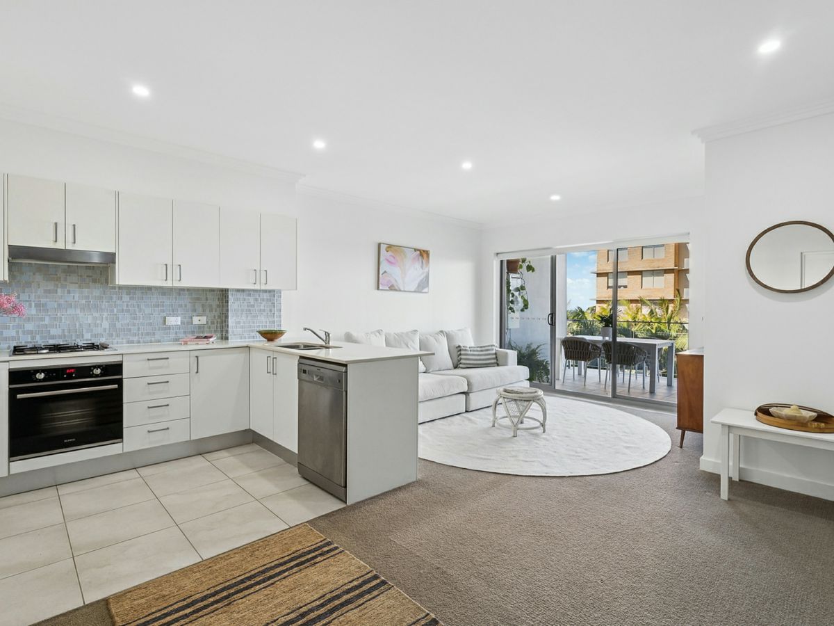 8/56A Park Street, Narrabeen - image 3