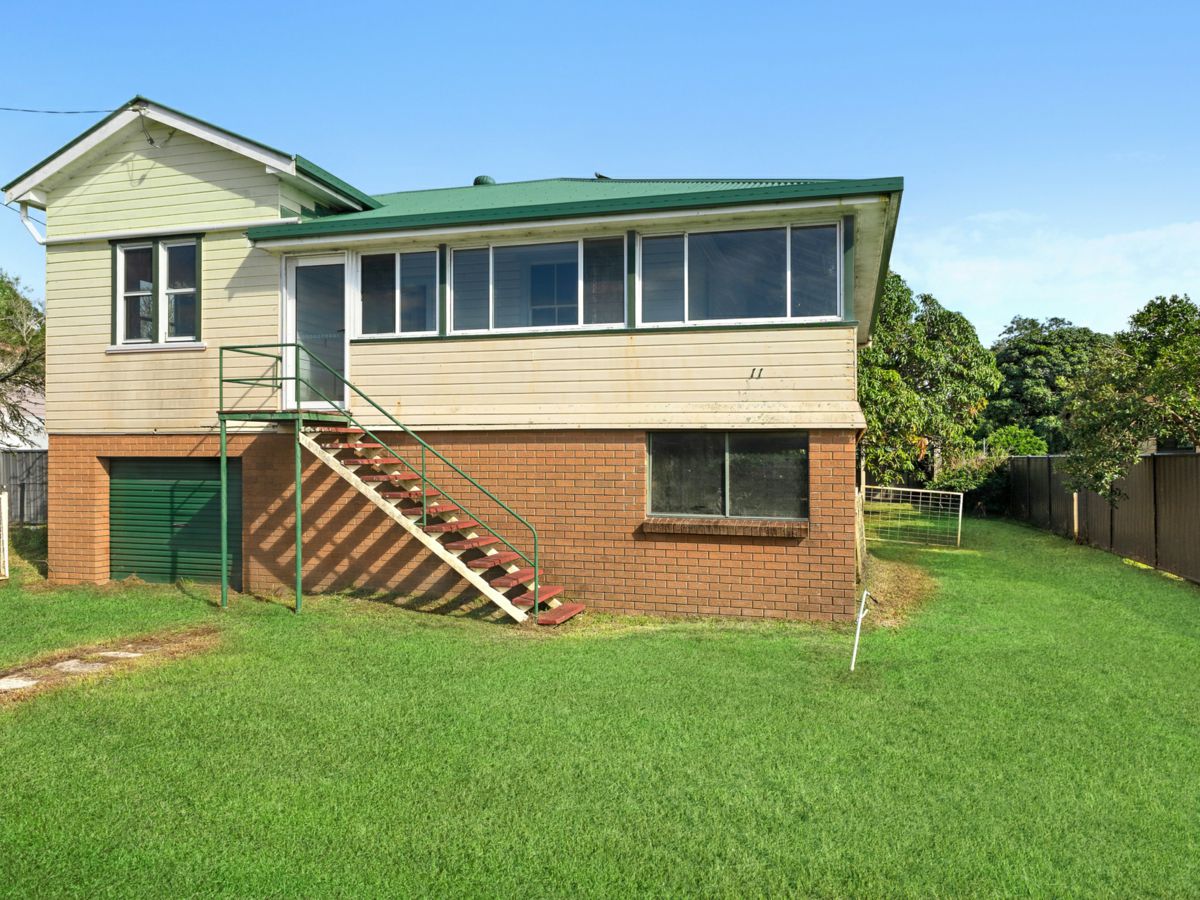 11 Baraang Drive, Broadwater - image 1