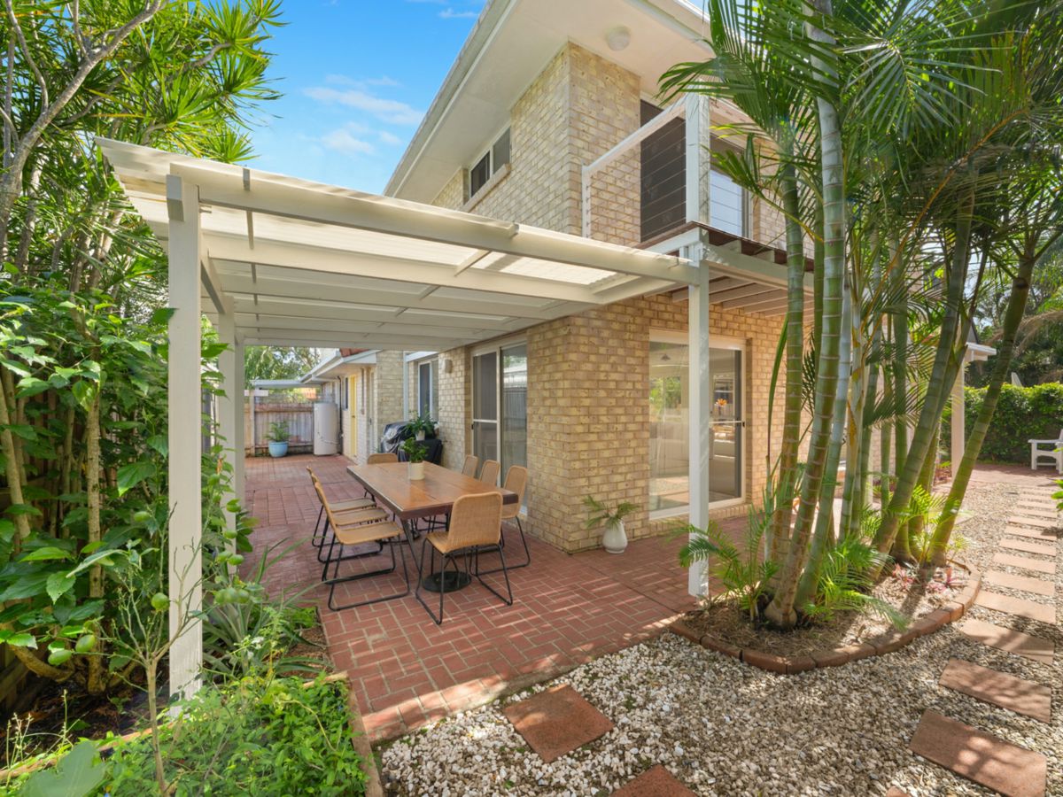 2/8 Patricia Parade, LENNOX HEAD
