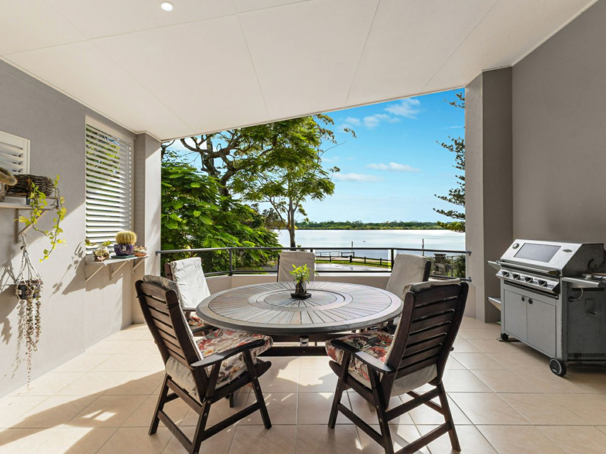 2/4 Fox Street, Ballina - image 1