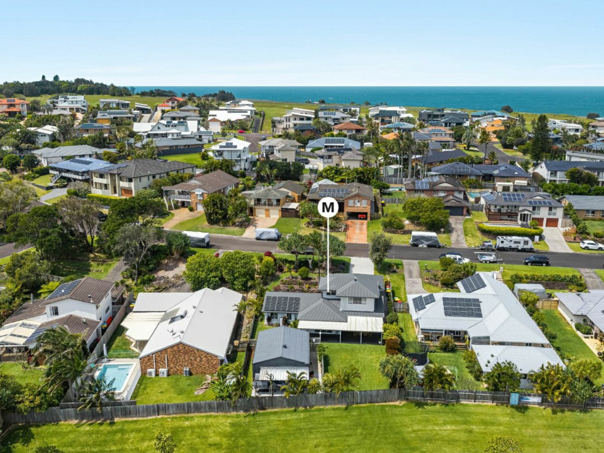 49 Waterford Parade, Skennars Head - image 1