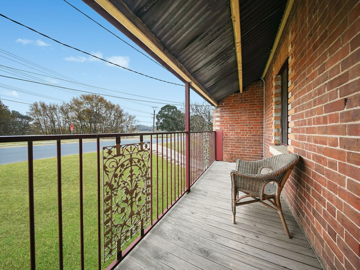 15 Russell Street, Gormans Hill - image 2