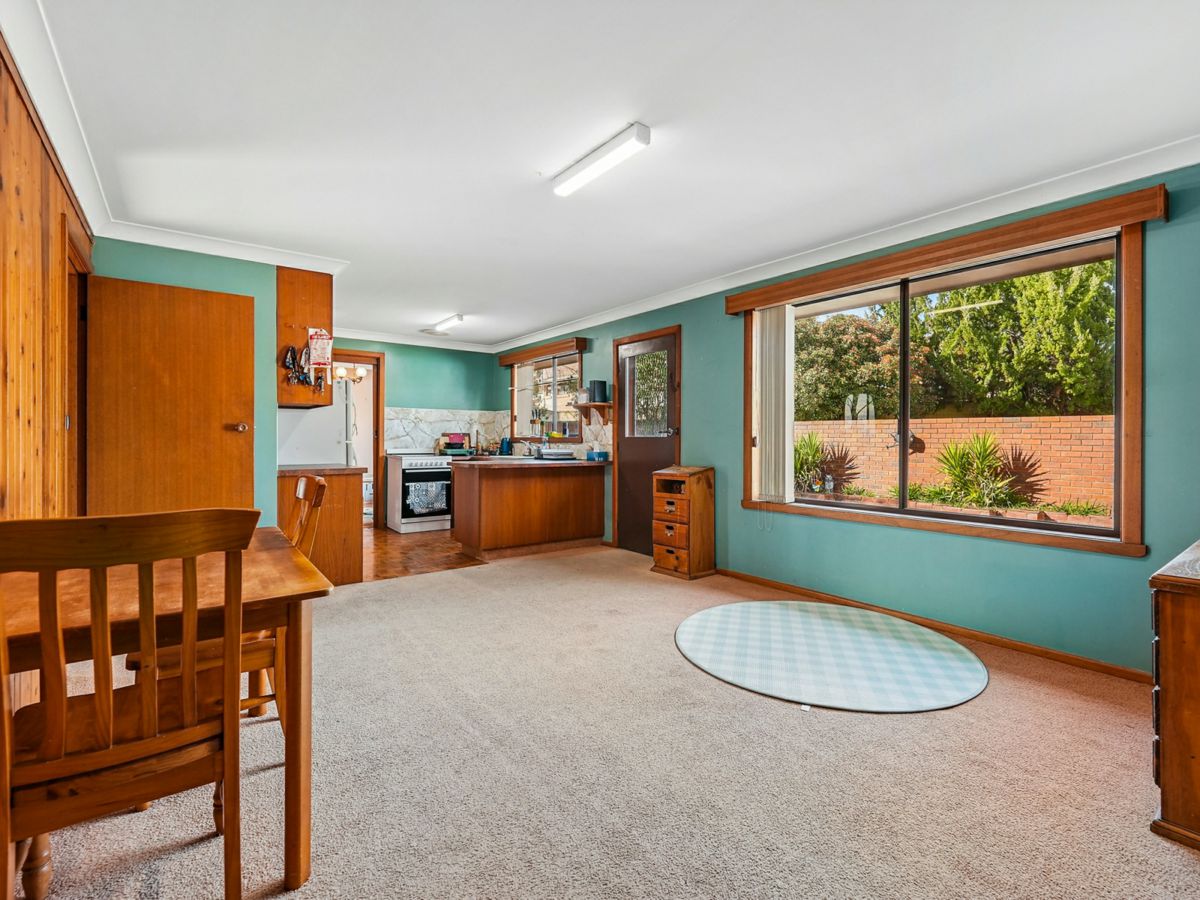 12 Swanbrooke Street, Windradyne - image 1