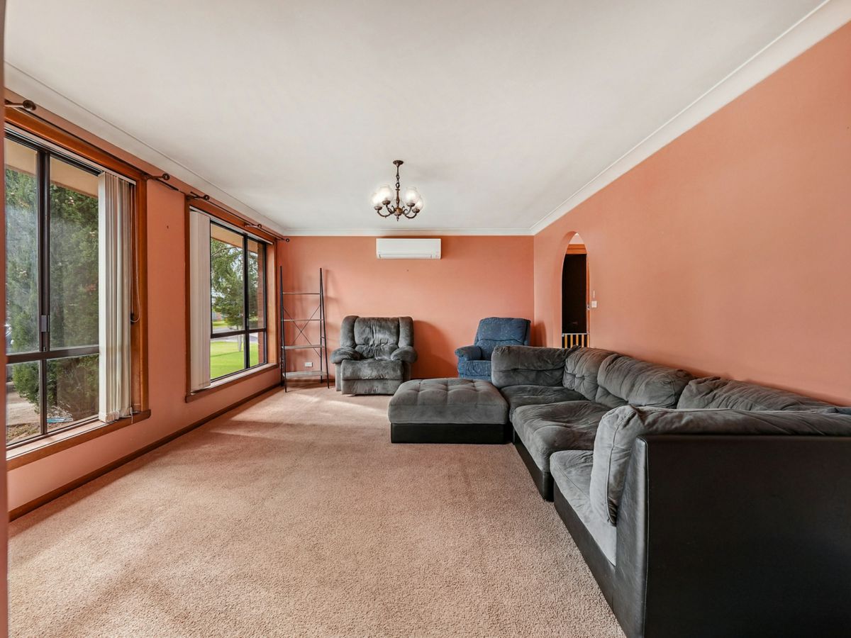 12 Swanbrooke Street, Windradyne - image 2