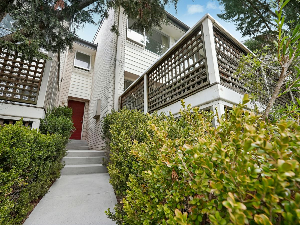 22 Ribbon Gum Place, Windradyne - image 1