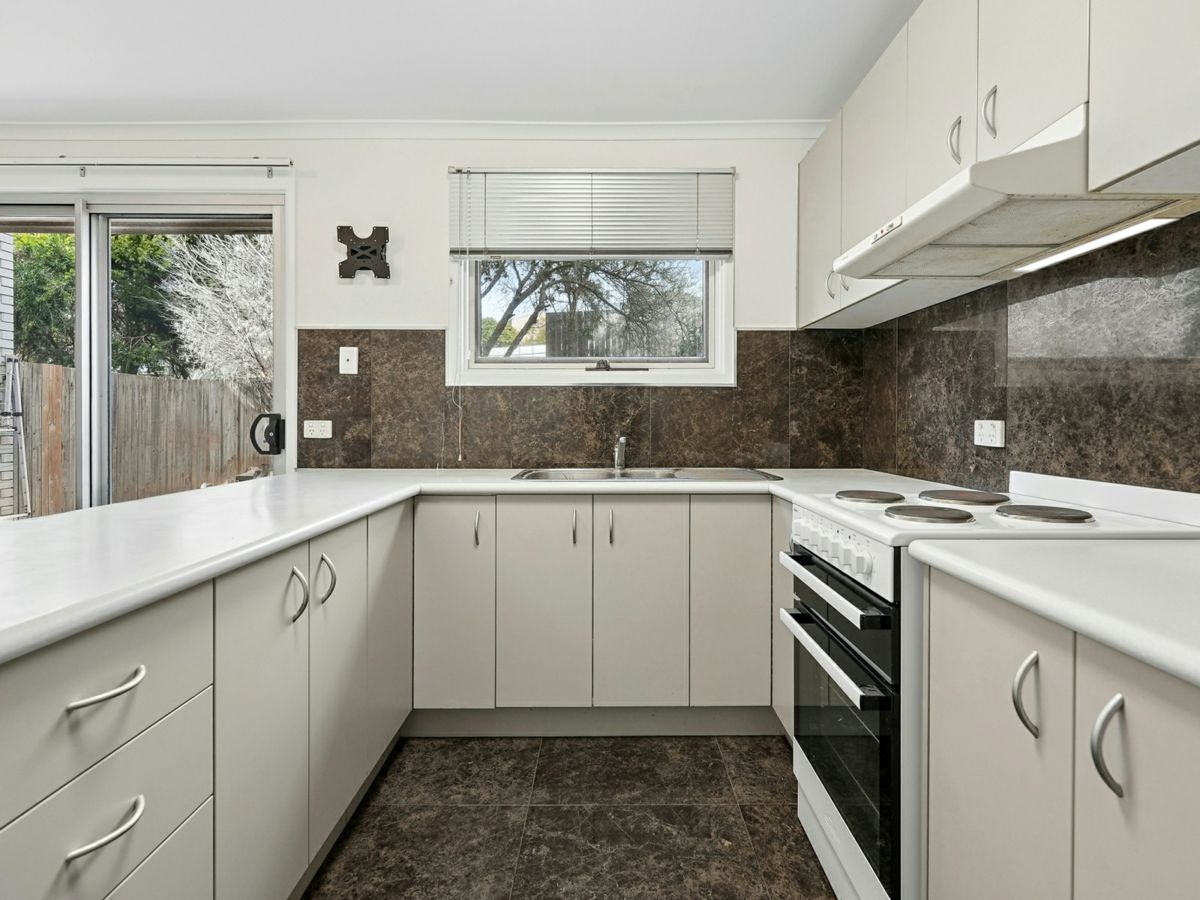 22 Ribbon Gum Place, Windradyne - image 2