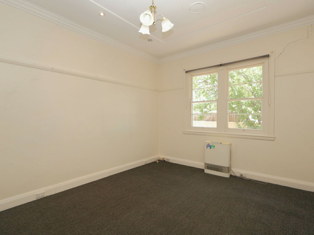 125 Peel Street, Bathurst - image 2