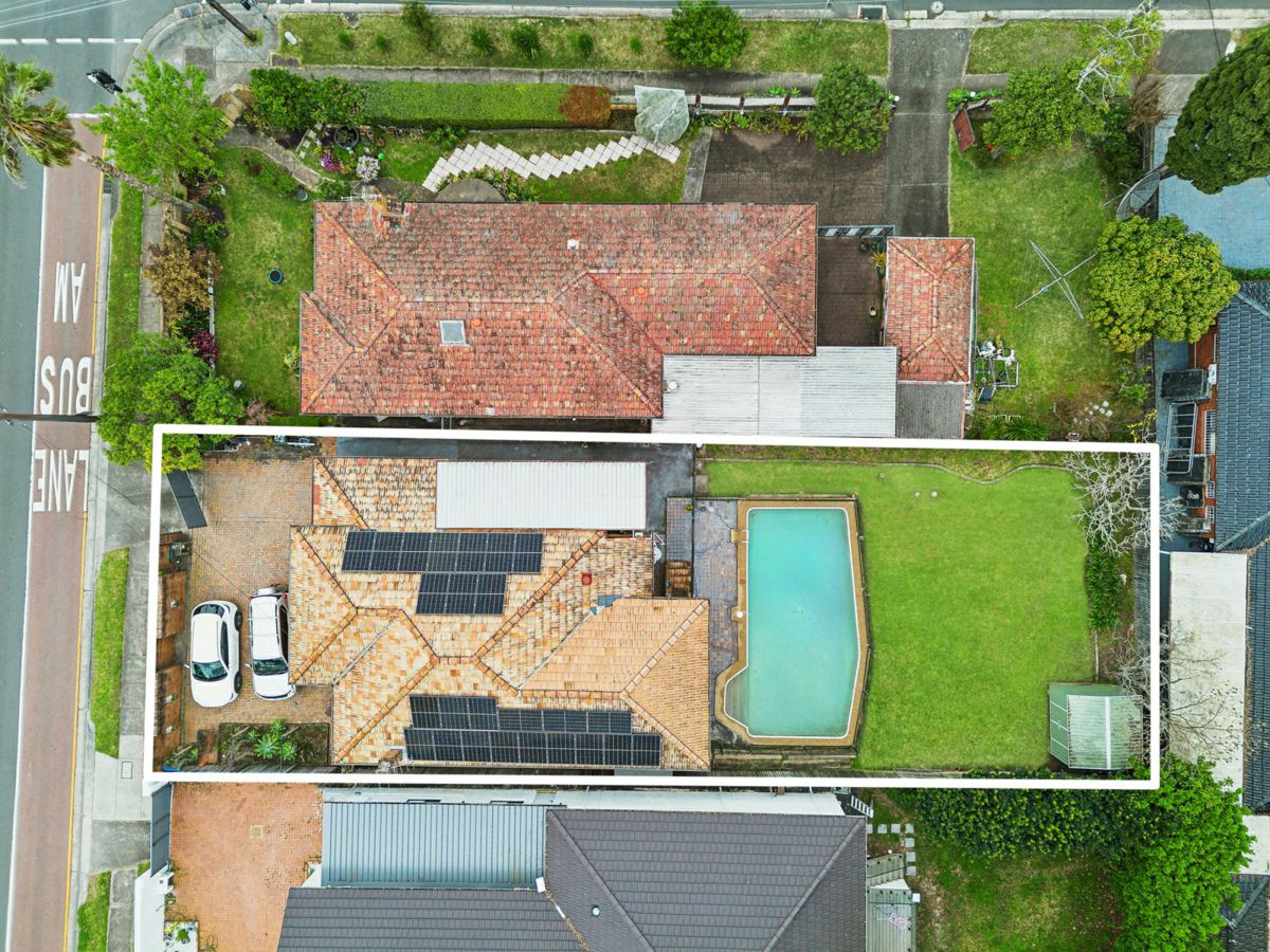 4 Clive Street, Roseville - image 2