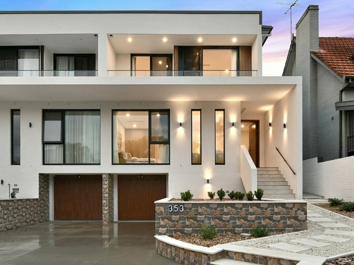 353 Eastern Valley Way, Castle Cove - image 2