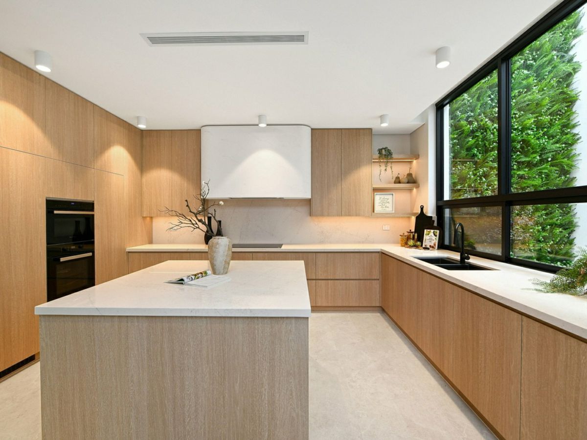 353 Eastern Valley Way, Castle Cove - image 3