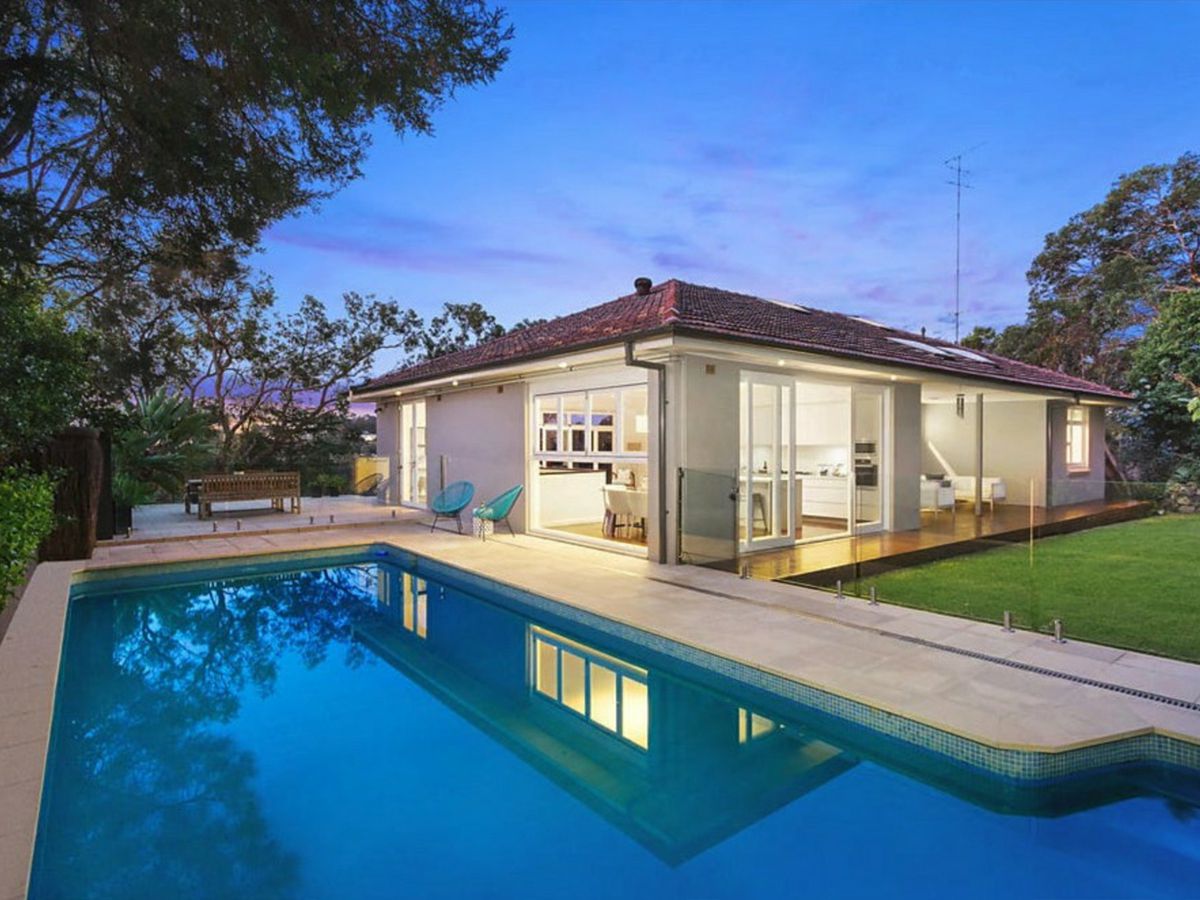 6 Rembrandt Drive, Middle Cove - image 1