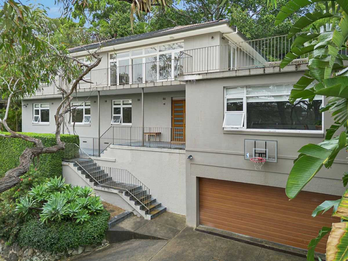 6 Rembrandt Drive, Middle Cove - image 2