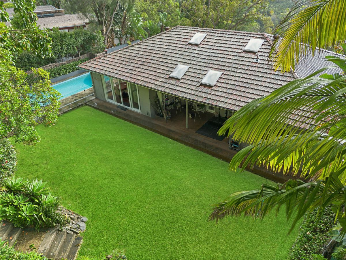6 Rembrandt Drive, Middle Cove - image 3