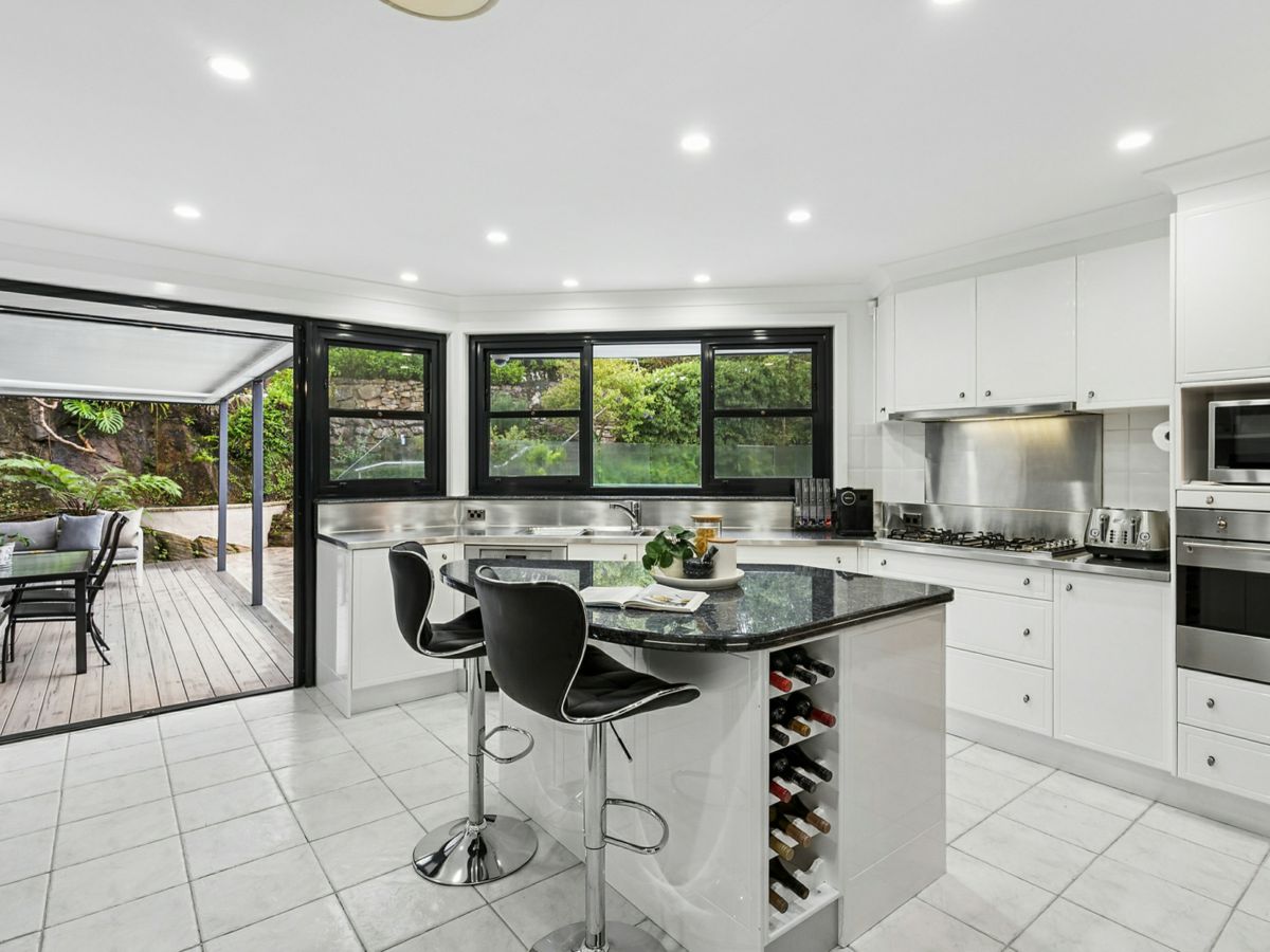 38 Castle Cove Drive, Castle Cove - image 3