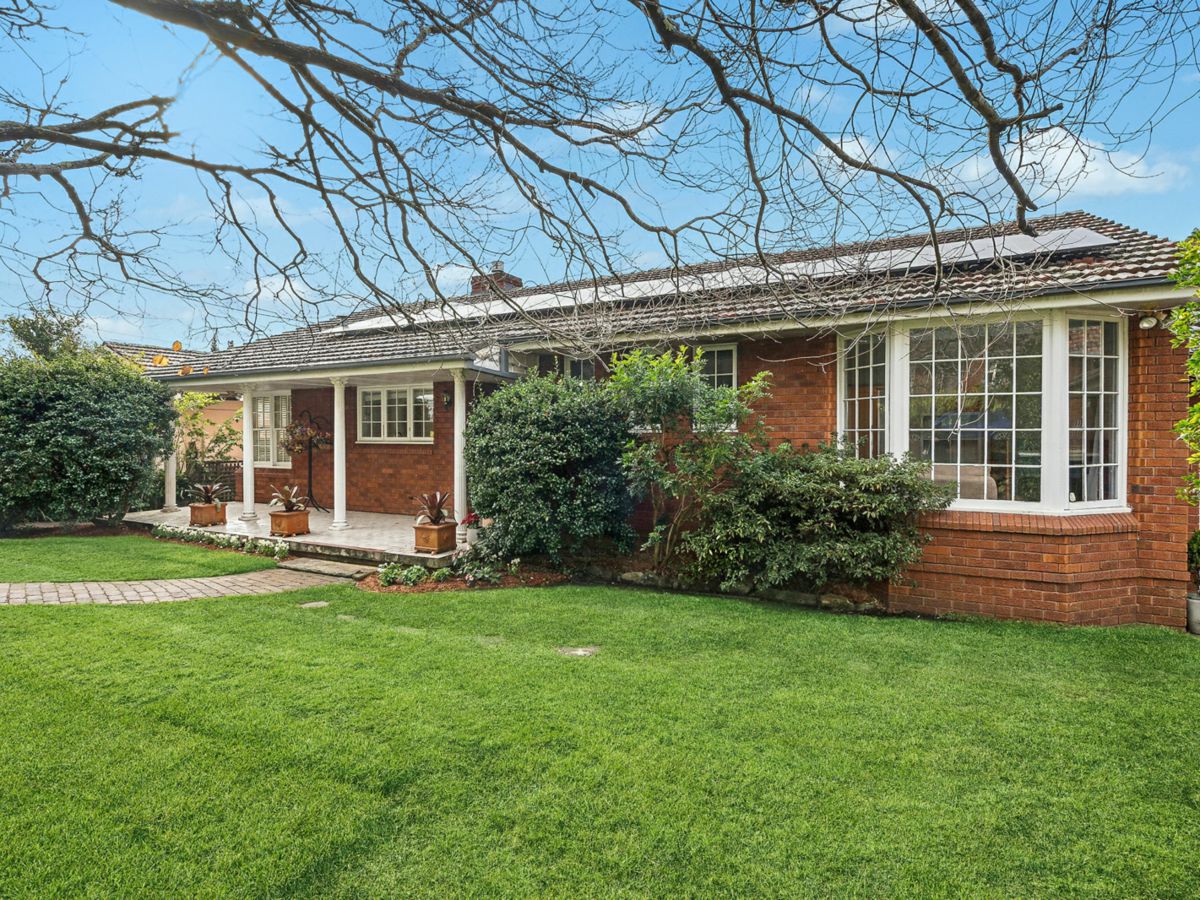87 Headland Road, Castle Cove - image 1
