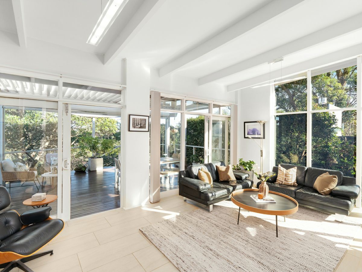 16 Morella Place, Castle Cove - image 2