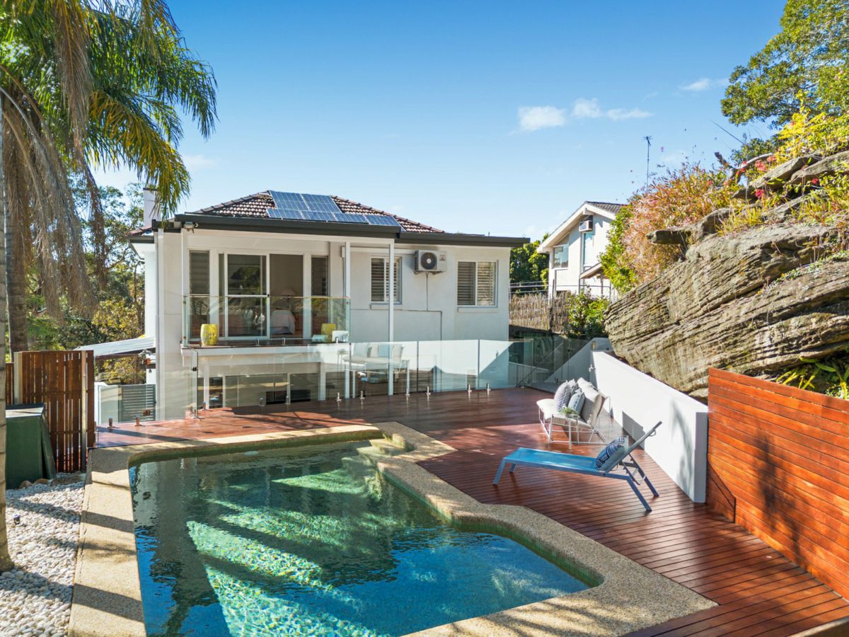 280 Eastern Valley Way, Middle Cove - image 1