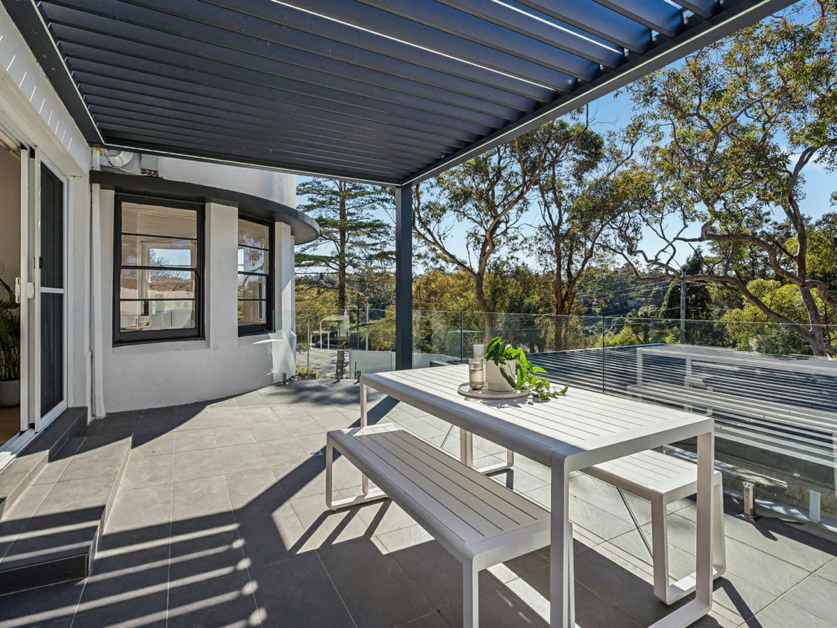 280 Eastern Valley Way, Middle Cove - image 2