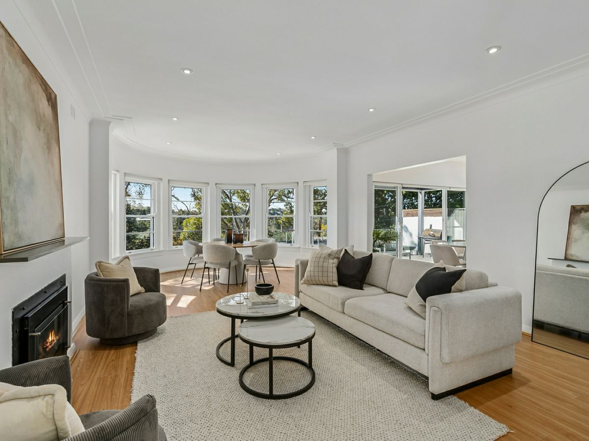 280 Eastern Valley Way, Middle Cove - image 3